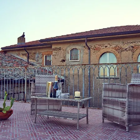 La Terrazza Del 600 Apartment *